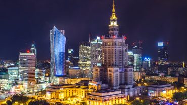 Nová linka z Prahy: Ryanair začne v červenci létat do Varšavy