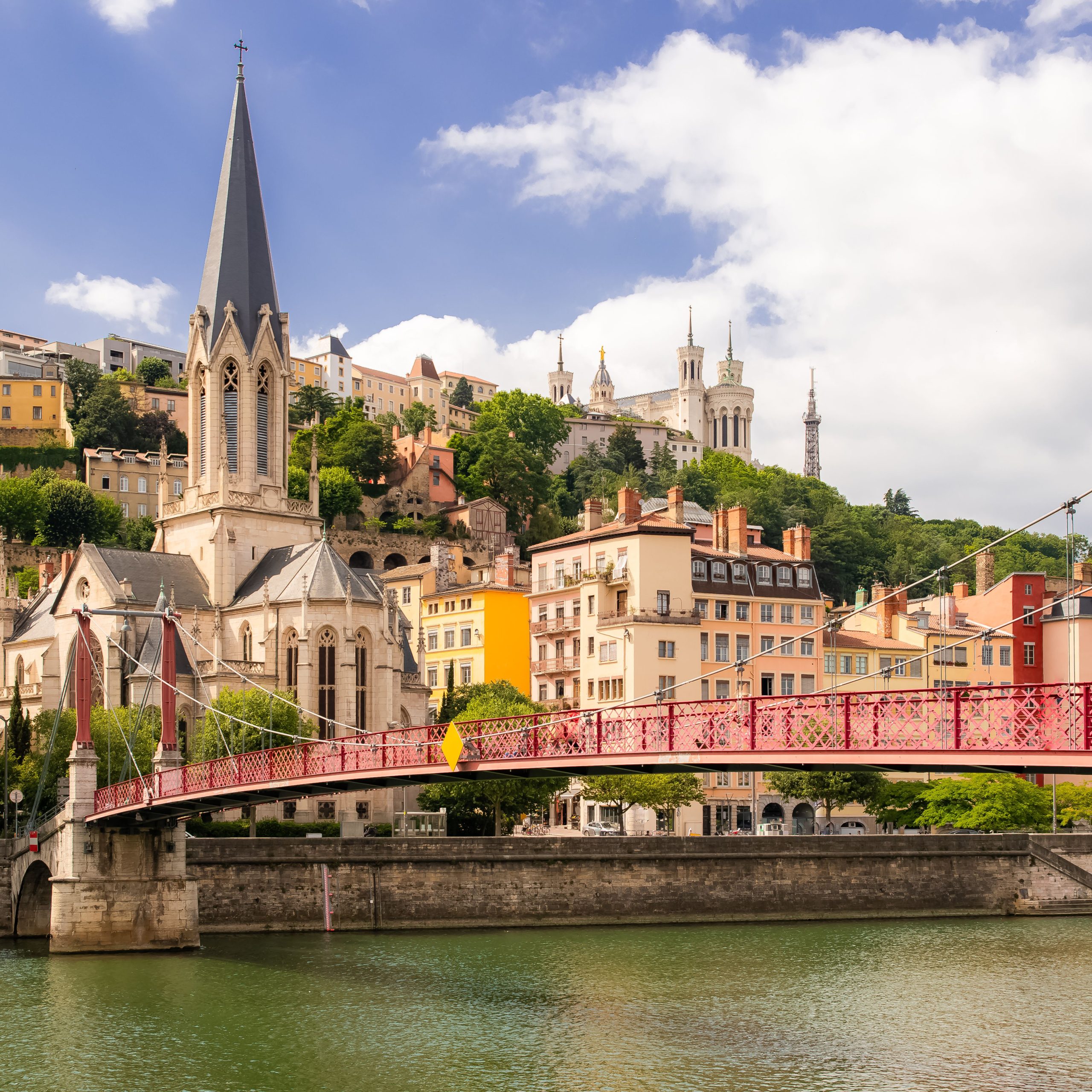 Objevte kouzlo Lyonu: Úžasný výlet s letenkou za 1384 Kč