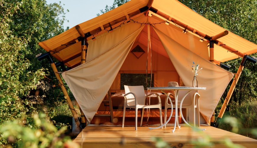 Glamping: Luxusní kempování uprostřed přírody