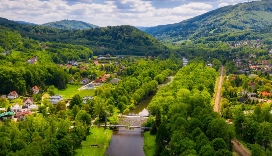 Malá dovolená v Pustevnách: Nejlepší výlety, wellness a hotely v srdci Beskyd